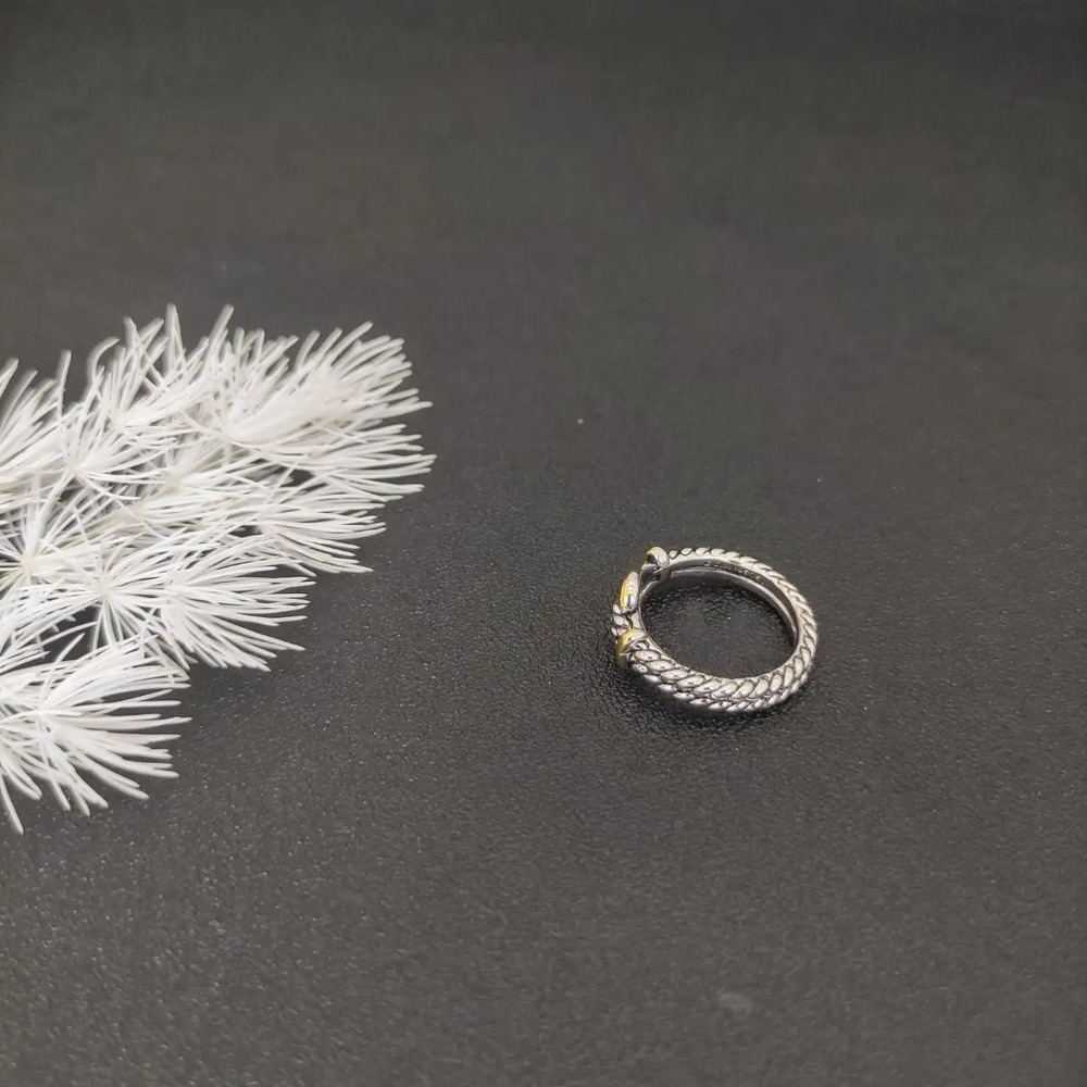 David Yurman Button-Loop Clasp Ring - Picture 4 of 7